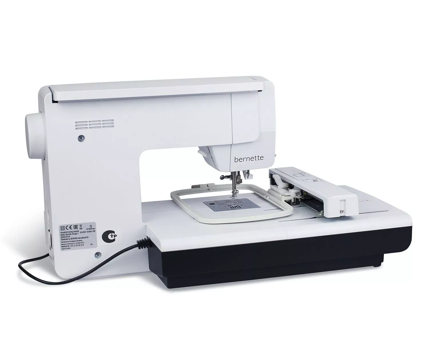Bernina Bernette Chicago 7 c вышивальным блоком Bernina Bernette Chicago 7 c вышивальным блоком