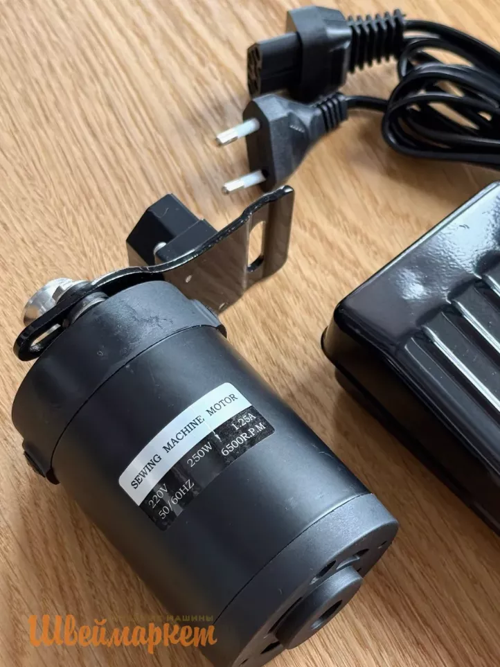 Мини мотор для промышленных швейных машин 250W, 220V, 6500RPM Мини мотор для промышленных швейных машин 250W, 220V, 6500RPM