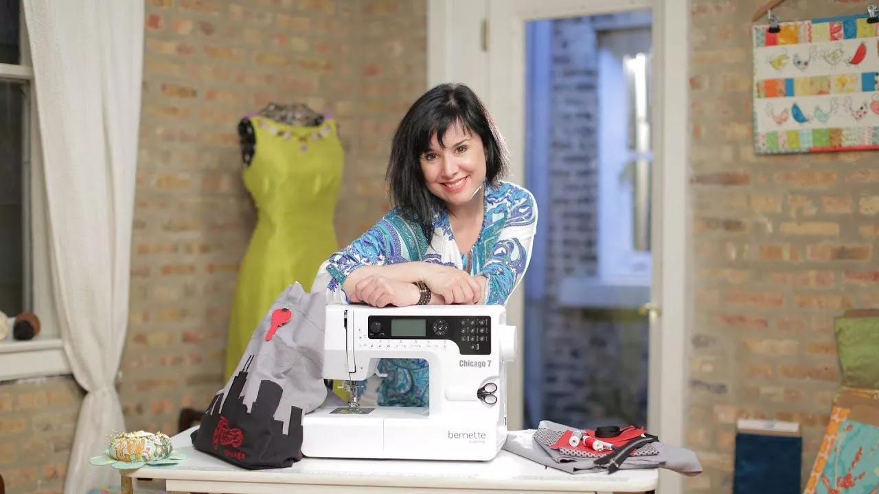Bernina Bernette Chicago 7 c вышивальным блоком Bernina Bernette Chicago 7 c вышивальным блоком