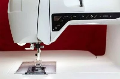 Husqvarna Opal 690Q Husqvarna Opal 690Q