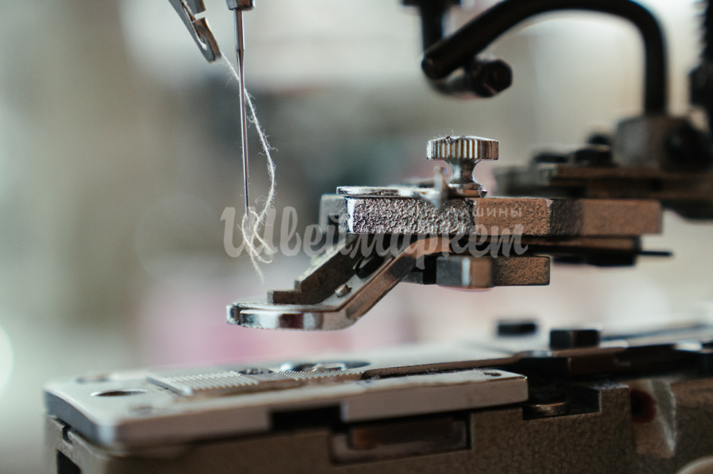 В швейной машинке путается нижняя нитка: почему наматывается на челнок и что с этим делать